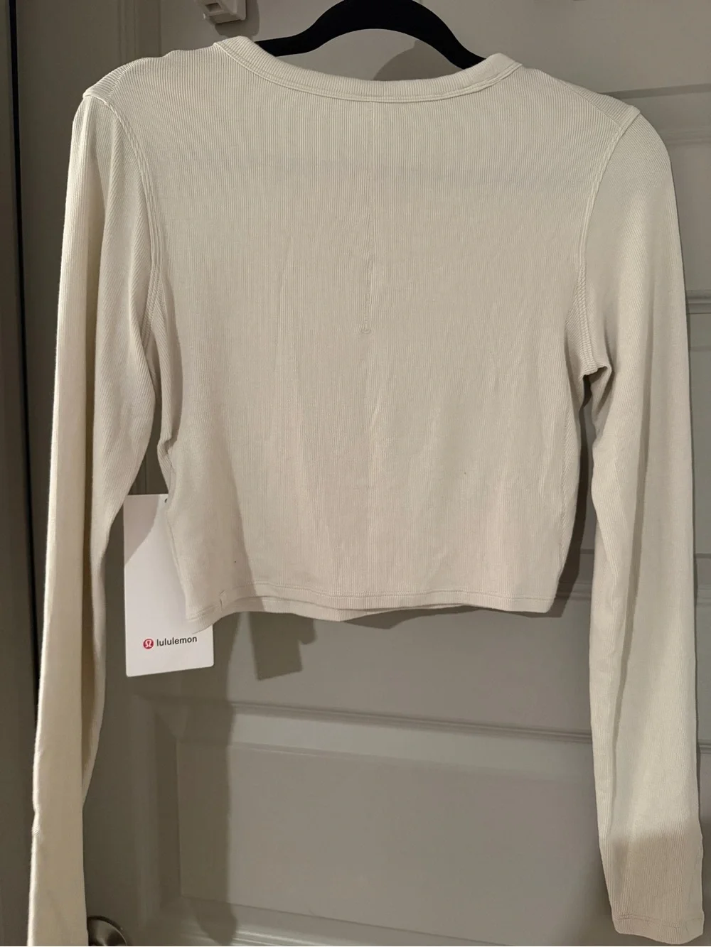 SOLD‼️lululemon Hold Tight Straight Hem Cropped Long Sleeve